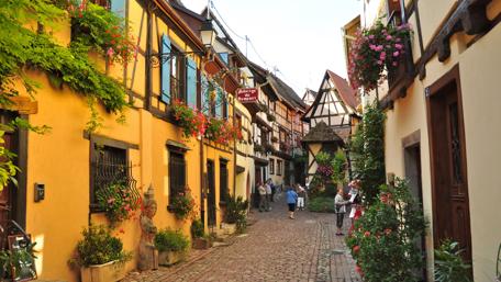 Charming Street in a Picturesque Town wallpaper