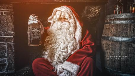 Festive Cheers with Santa Claus wallpaper