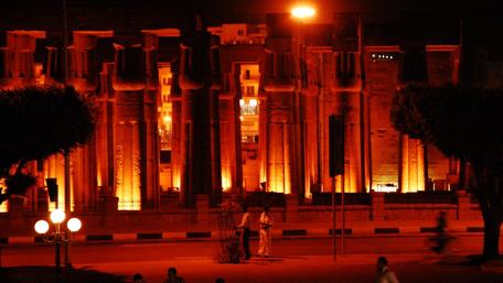 Timeless Architecture Illuminated at Night wallpaper