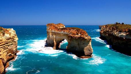 Azure Archway of Nature's Artistry wallpaper