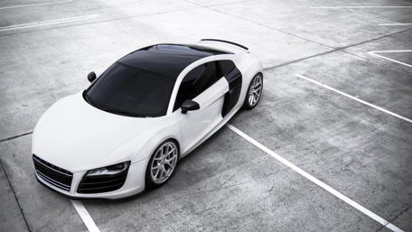 Sleek Audi R8 in Striking 4K Wallpaper wallpaper