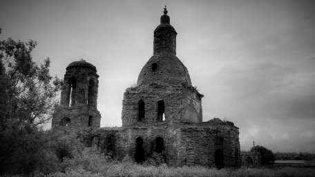 Monochrome Beauty of Abandoned Ruins wallpaper