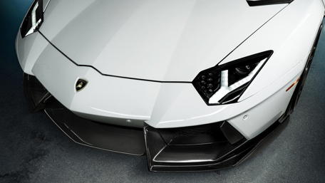 Sleek Power of the Lamborghini Aventador wallpaper