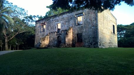 Captivating Ruins of Engombe Landscape Beauty wallpaper