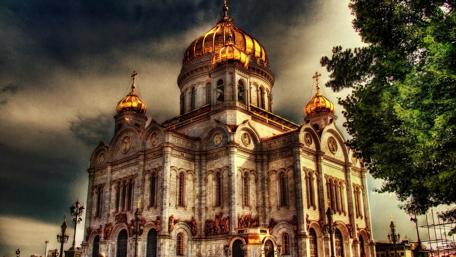 Golden Domes of Moscow Cathedral Artistry wallpaper
