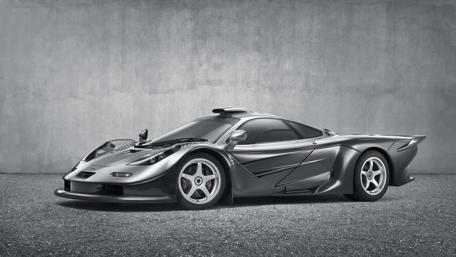 Sleek Monochrome MCLAREN F1 Wallpaper wallpaper