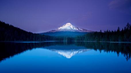 Blue evening reflection wallpaper