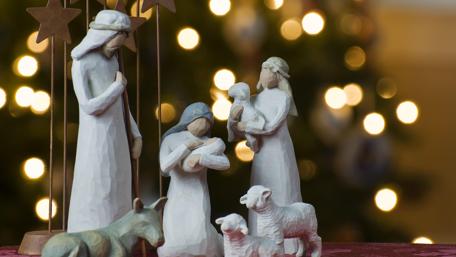 Christmas Serenity Celebrating the Season in Style wallpaper