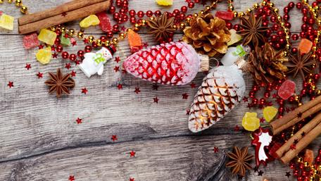 Festive Holiday Treasures wallpaper