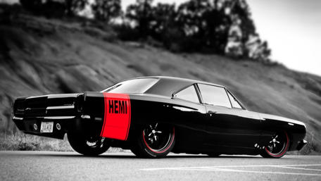 Monochrome Classic Muscle Car in Focus wallpaper