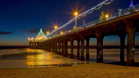 Festive Pier at Twilight wallpaper