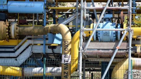 Industrial Machinery in a Chemical Plant Setting wallpaper