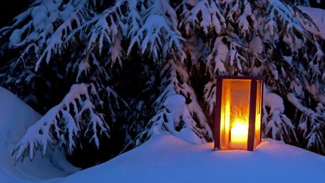 Winter Lantern Lights Up Christmas Eve wallpaper
