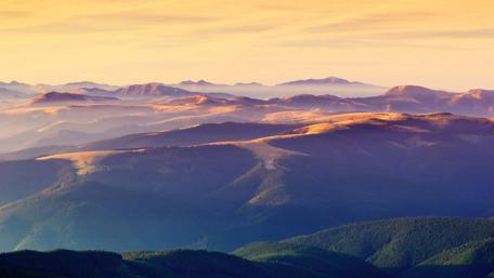 Majestic Mountain Valley View Inviting Tranquility wallpaper