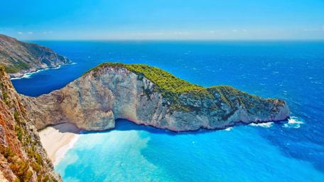 Ocean Paradise: A Coastal Haven in 4K wallpaper
