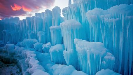 Frozen Majesty of Winter's Embrace wallpaper