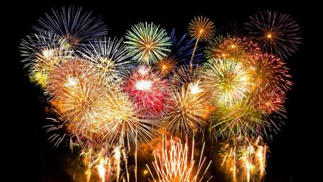 Spectacular Fireworks Welcoming 2017 New Year wallpaper