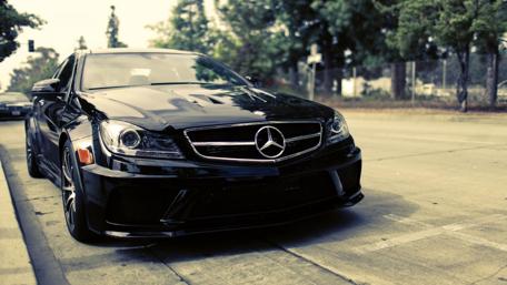 Sleek Black Mercedes Car Wallpaper wallpaper