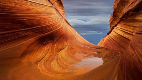 Desert Waves of Colorful Rock Formation wallpaper