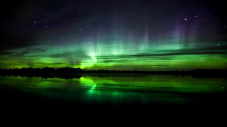 Enchanted Northern Lights Reflection wallpaper