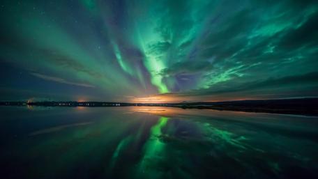 Enchanting Northern Lights Reflection wallpaper