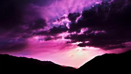 Majestic Twilight Over Mountains wallpaper