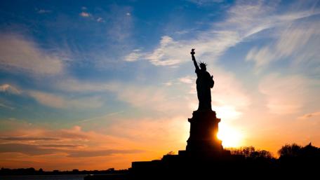 Majestic Statue of Liberty at Sunset wallpaper