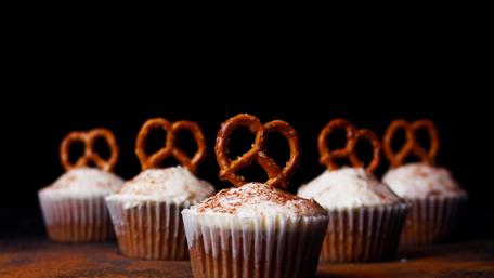Delicious Cupcakes with Pretzel Toppers wallpaper