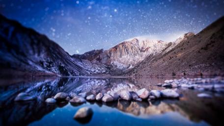 Starry Winter Mountains Reflected in Lake wallpaper