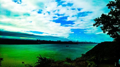 Serene NYC River View in Vibrant Colors wallpaper