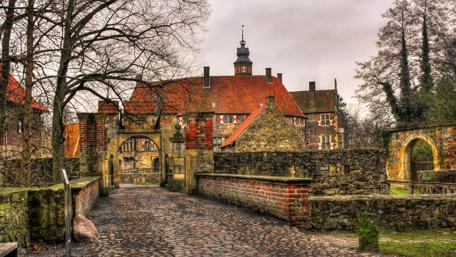 Vischering Castle in Autumn wallpaper