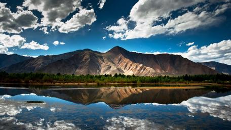Mirror of the Mountains and Sky wallpaper