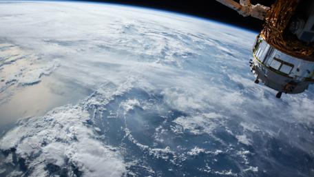 Earth's Horizon from Spacecraft Perspective wallpaper