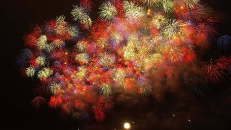 Colorful fireworks wallpaper
