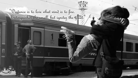 Embrace at the Station: Igniting Great Love wallpaper