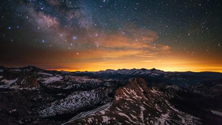 Starry Nights Over Yosemite Peaks wallpaper