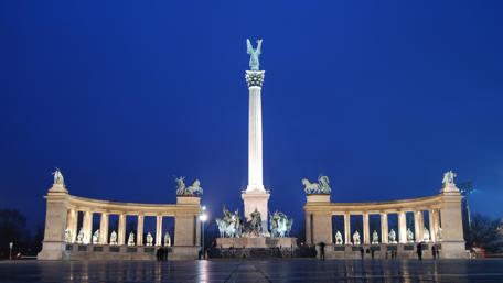 Budapest at Dusk Illuminates the Square in Glorious Light wallpaper
