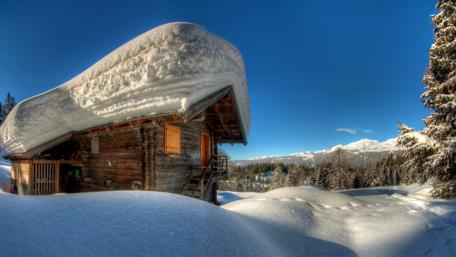 Spectacular Winter Cottage Escape in 4K wallpaper