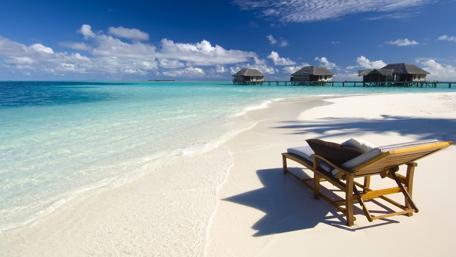 Serene Beachfront Escape for Summer Relaxation wallpaper