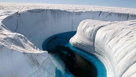 Melting Ice Canyon of Greenland's Beauty wallpaper