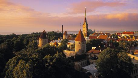 Majestic Castle at Dusk wallpaper