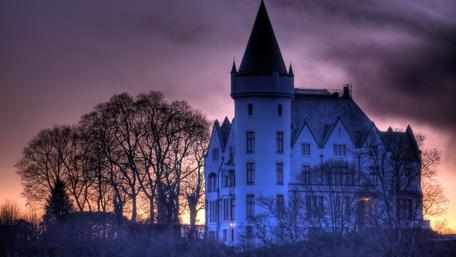Majestic Evening Over Norwegian Castle wallpaper