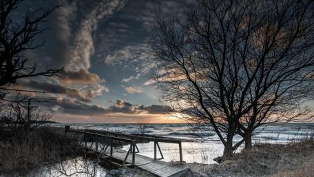 Winter Sunset by the Frozen Lake wallpaper