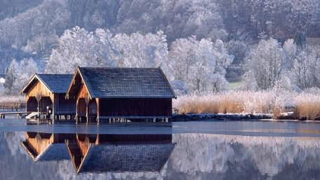 Serene Winter Retreat by the Lake wallpaper