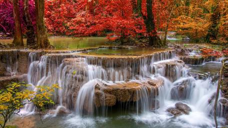 Autumn Serenity at Yosemite Waterfall wallpaper