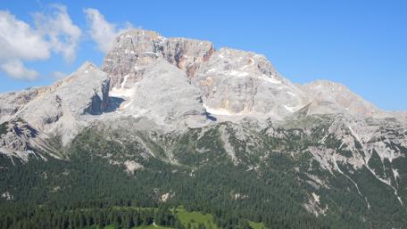 Majestic Hohe Gaisl Peaks in Stunning 4K Detail wallpaper