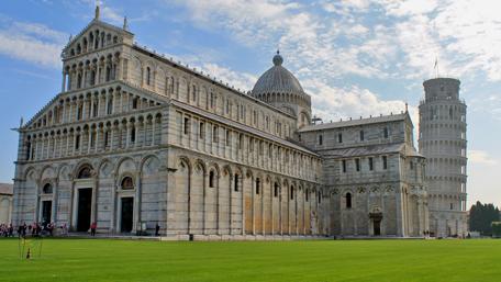 Pisa's Historic Cathedral Square Wallpaper wallpaper