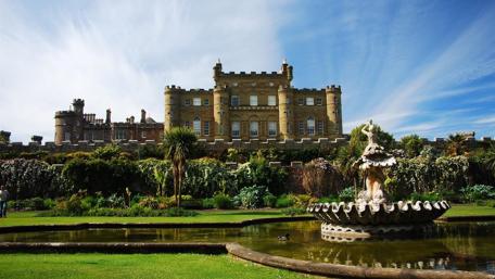 Majestic Culzean Castle Surrounded by Lush Gardens wallpaper