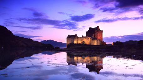 Majestic Castle Under a Purple Sky wallpaper