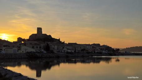 Serene Sunset Over Gruissan Lagoon wallpaper